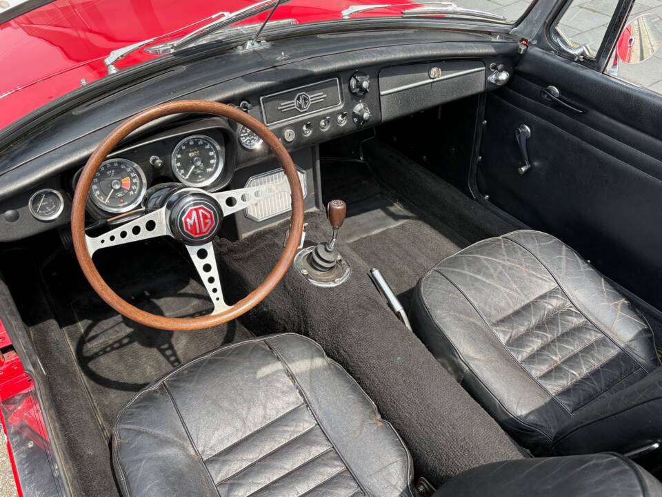 Imagen 5/21 de MG MGB (1964)