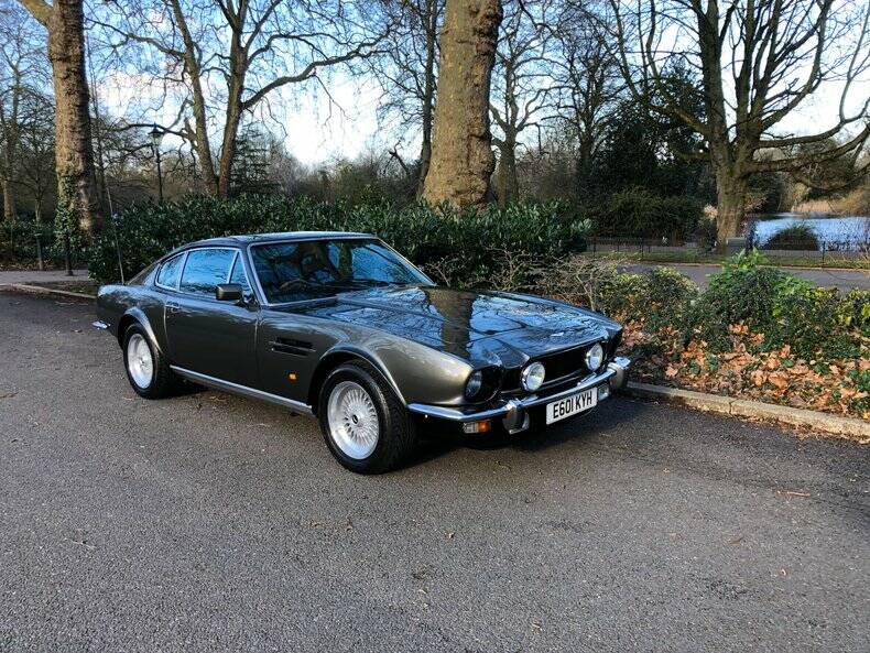 Image 2/34 of Aston Martin V8 Vantage (1987)