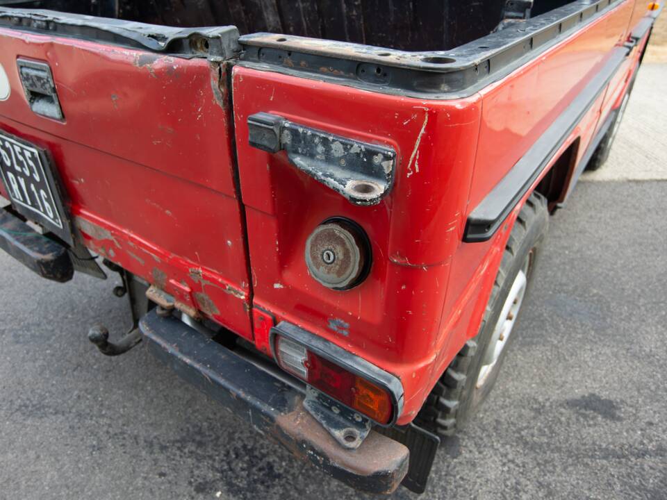 Immagine 32/42 di Mercedes-Benz 240 GD (SWB) (1979)