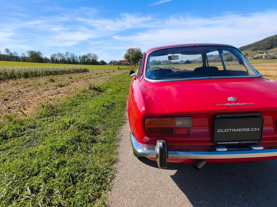 Bild 24/27 von Alfa Romeo 2000 GT Veloce (1972)