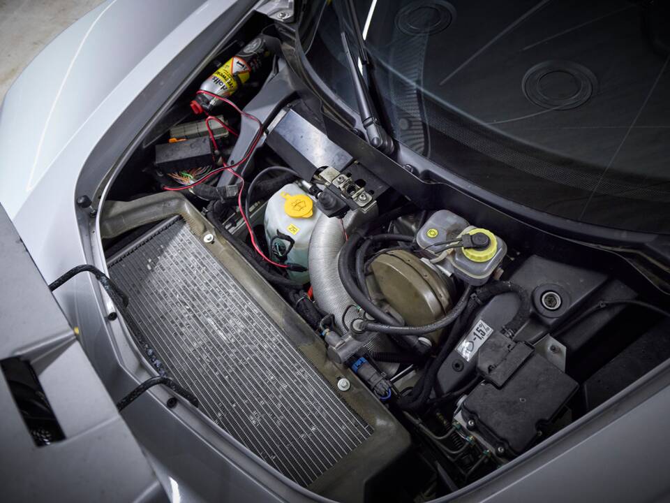 Image 33/81 of Opel Speedster 2.0 Turbo (2003)