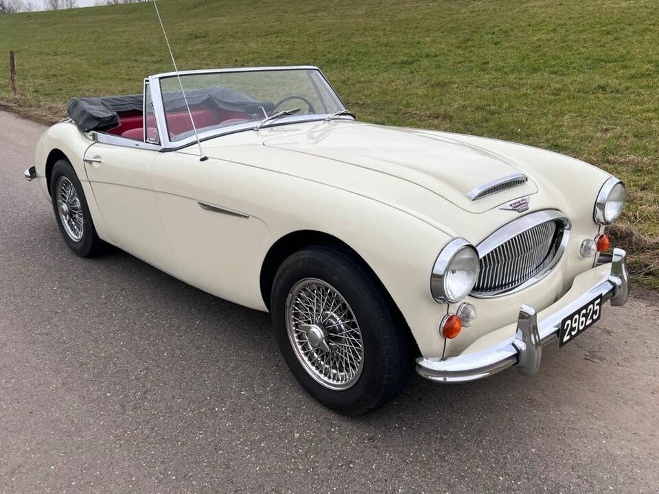 Image 4/8 of Austin-Healey 3000 Mk III (BJ8) (1964)