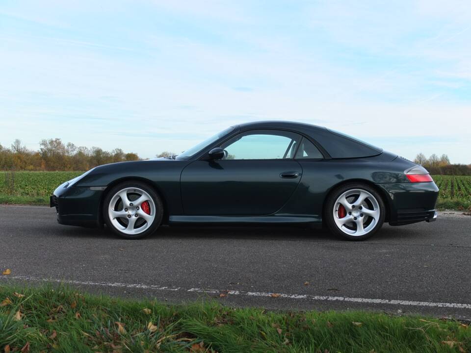 Bild 13/73 von Porsche 911 Carrera 4S (2004)