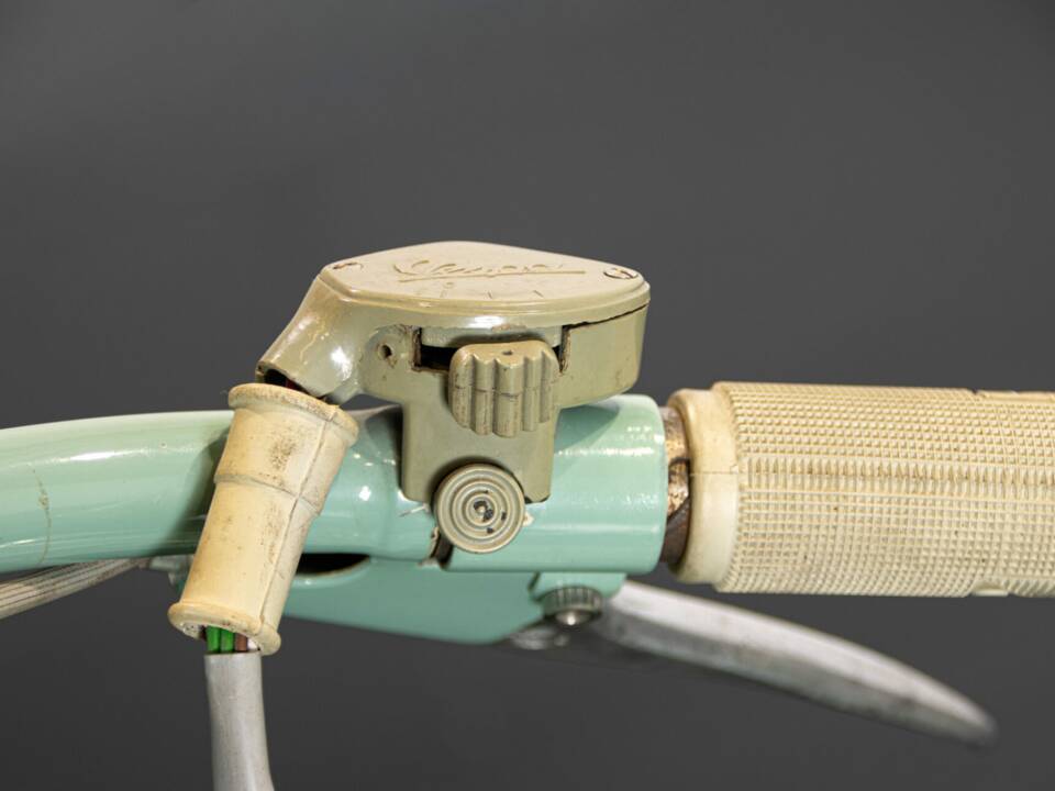 Immagine 44/50 di Piaggio Vespa 125 (1953)