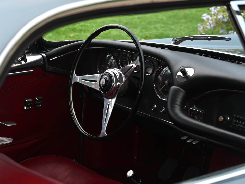 Afbeelding 6/29 van Maserati 3500 GT Touring (1961)