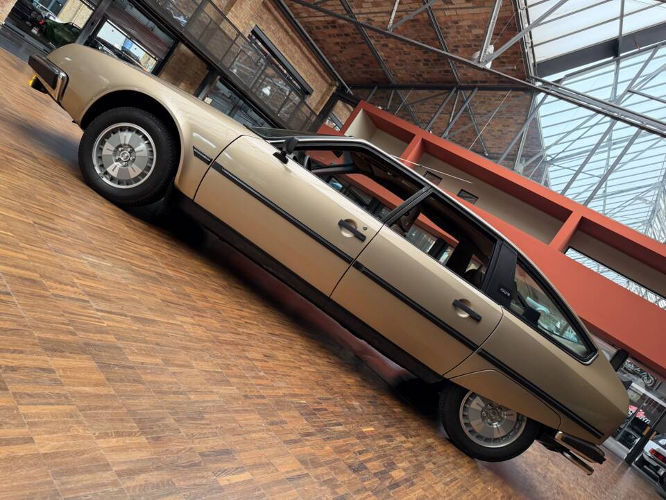 Immagine 20/43 di Citroën CX 2400 GTi (1982)