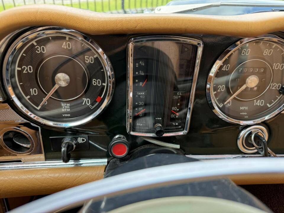 Image 35/50 de Mercedes-Benz 280 SL (1969)