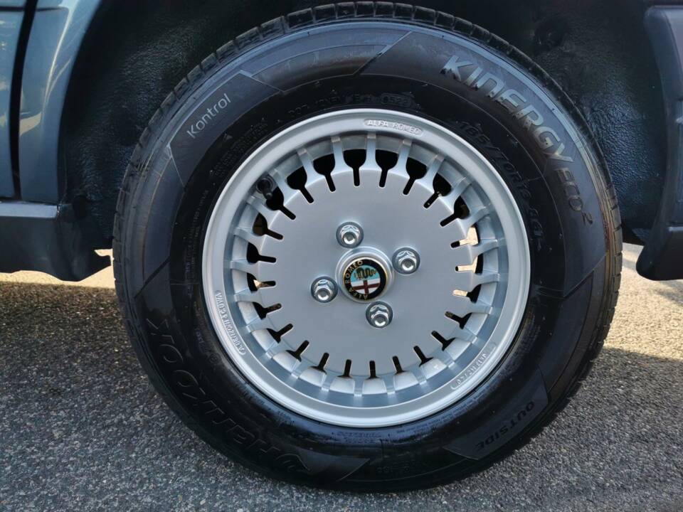 Image 41/45 of Alfa Romeo 75 1.8 (1987)