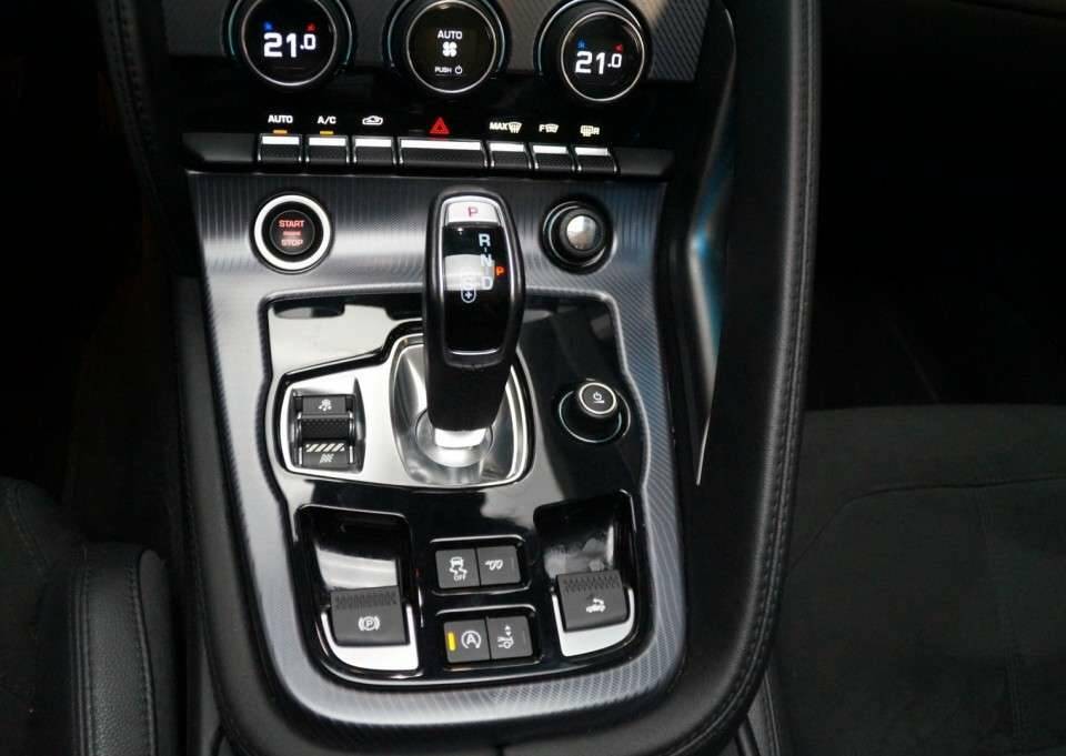 Image 13/50 of Jaguar F-Type (2019)