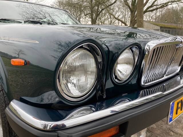 Bild 40/40 von Jaguar XJ 12 (1992)