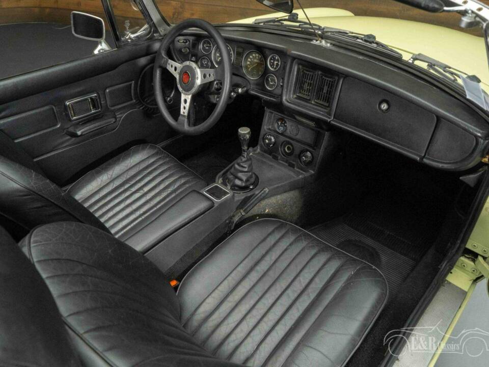 Image 9/19 de MG MGB (1977)