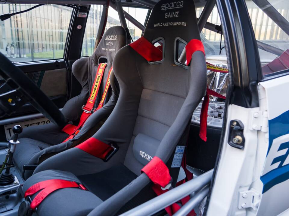 Image 8/10 of Lancia Delta HF Integrale (1991)