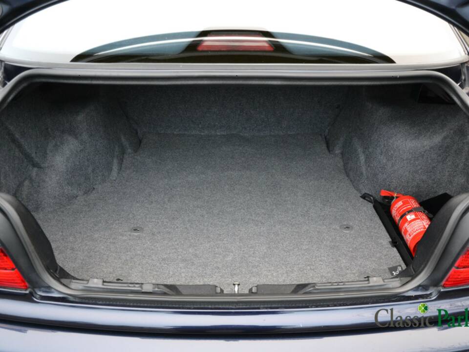 Image 12/50 of BMW 323i (1998)