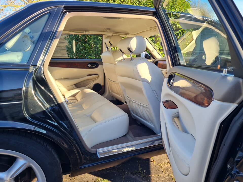 Imagen 12/21 de Jaguar XJR 4.0 (2000)