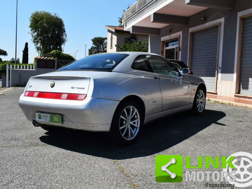 Image 4/10 de Alfa Romeo GTV 1.8 Twin Spark (2000)
