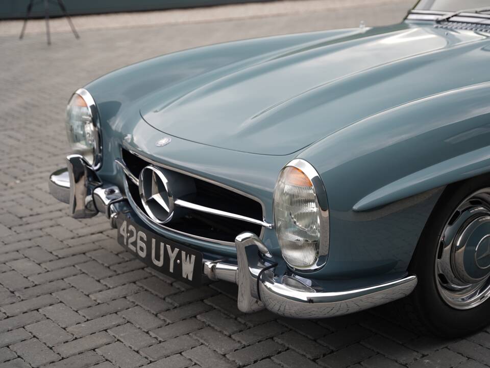 Image 22/43 of Mercedes-Benz 300 SL Roadster (1960)