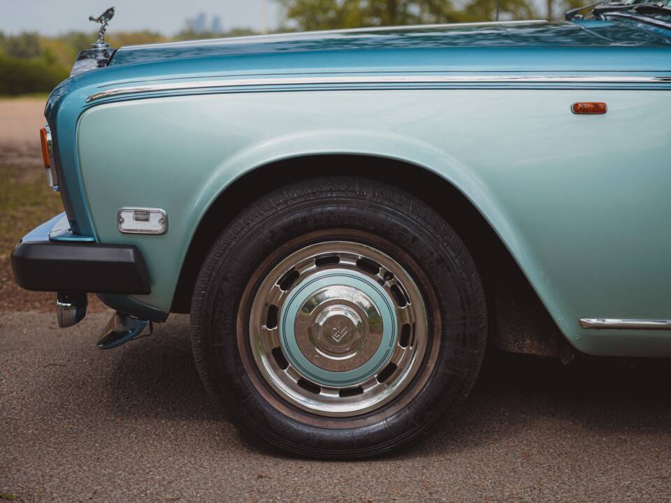 Image 8/42 of Rolls-Royce Silver Shadow II (1977)