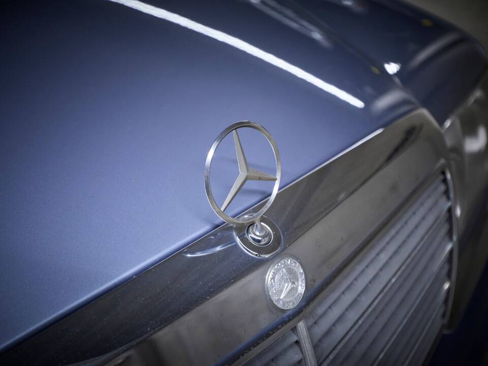 Image 31/100 of Mercedes-Benz 230 TE (1990)