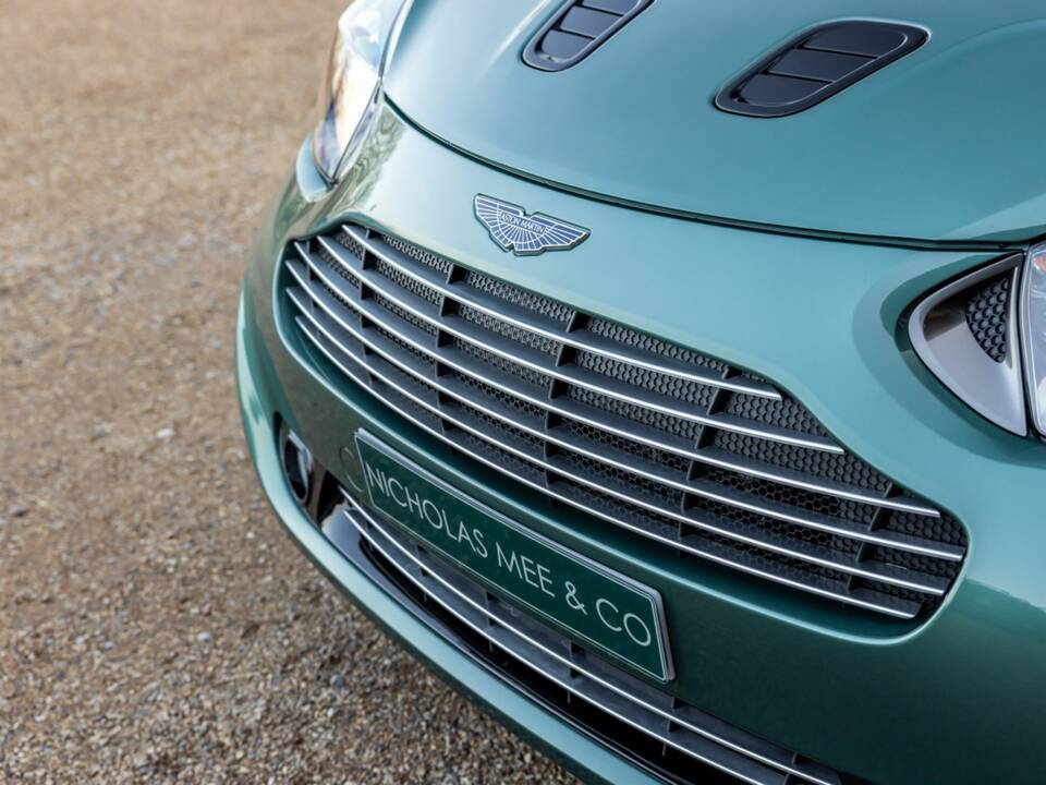 Image 19/50 of Aston Martin Cygnet (2013)