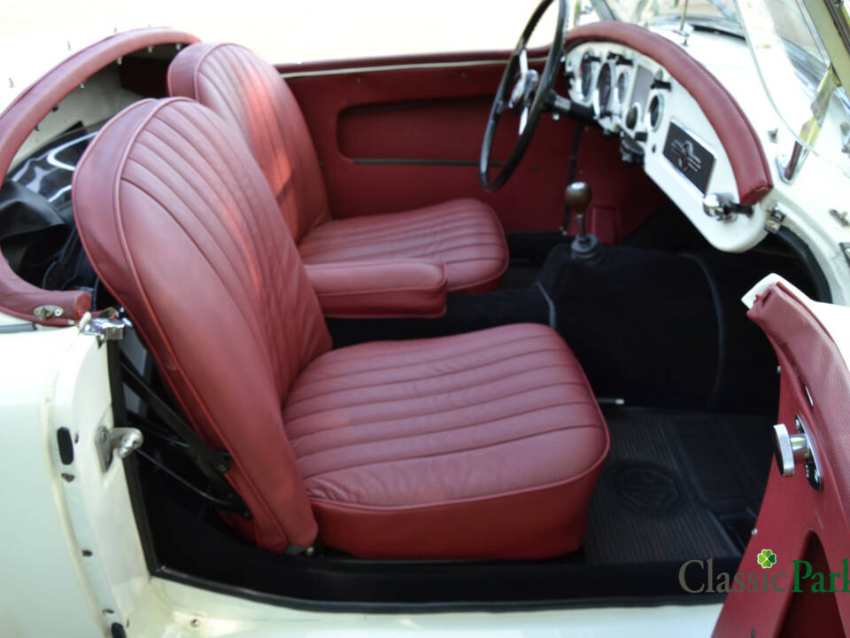 Image 36/50 of MG MGA 1600 (1960)