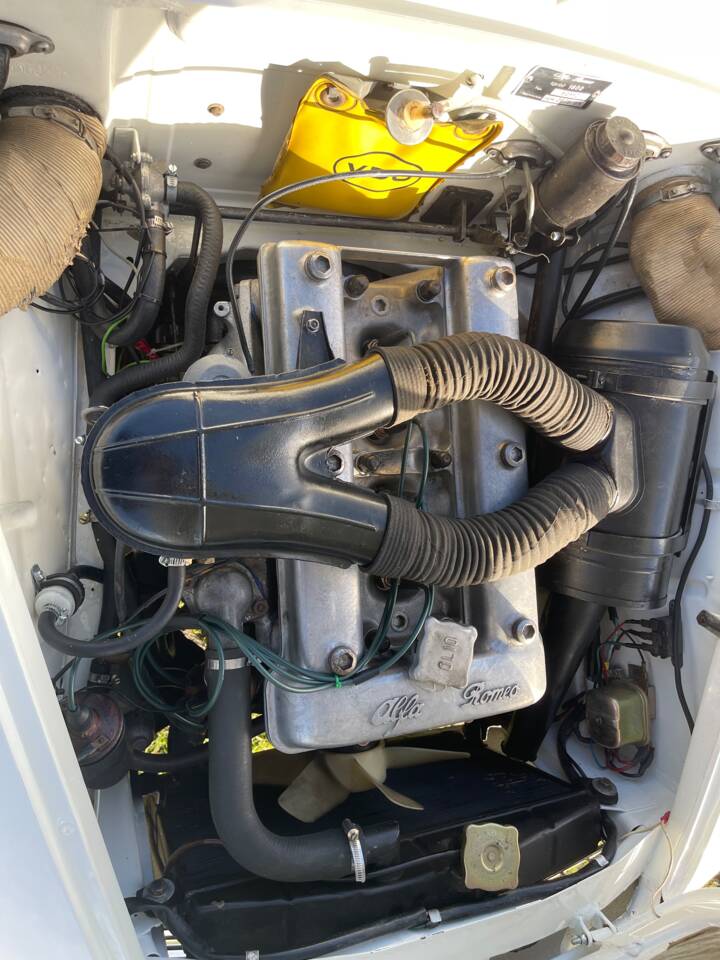 Image 20/32 of Alfa Romeo Giulia 1600 Sprint (1963)