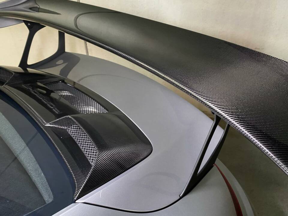Imagen 7/12 de Porsche 911 GT2 RS (2018)