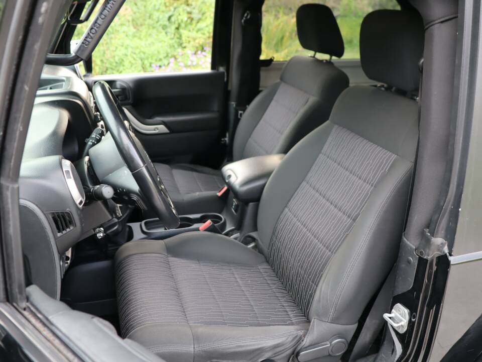 Image 11/50 of Jeep Wrangler 3.8 Rubicon (2011)