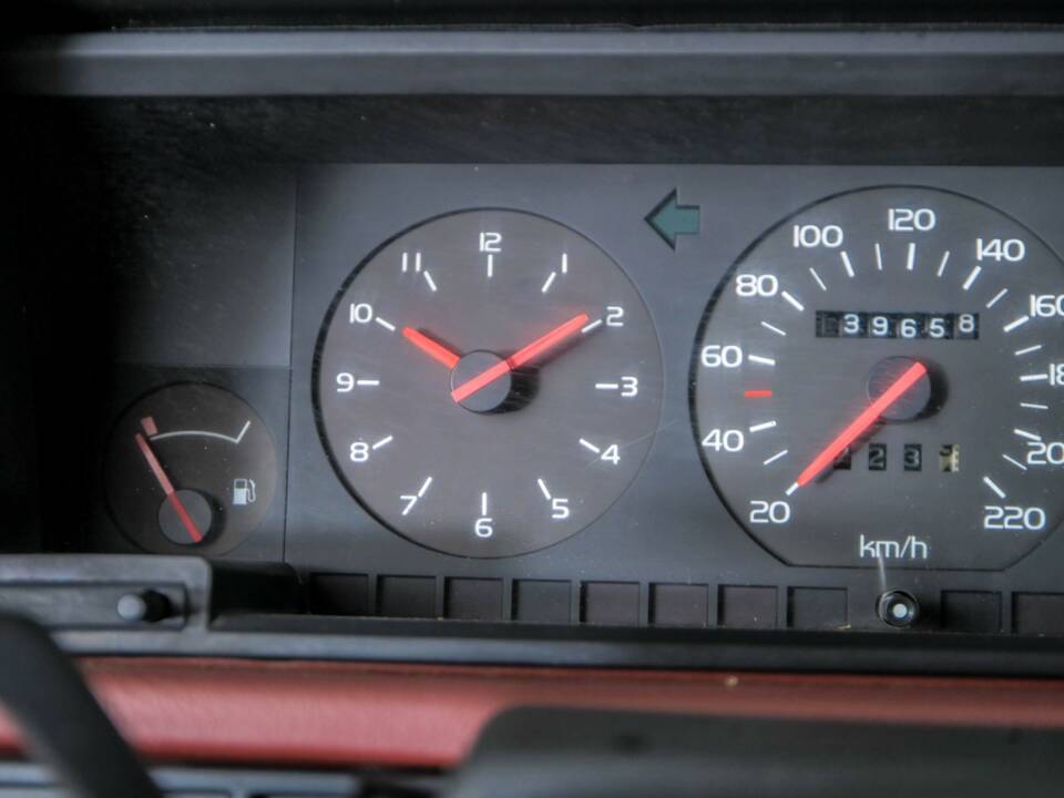 Image 20/50 de Volvo 740 (1984)