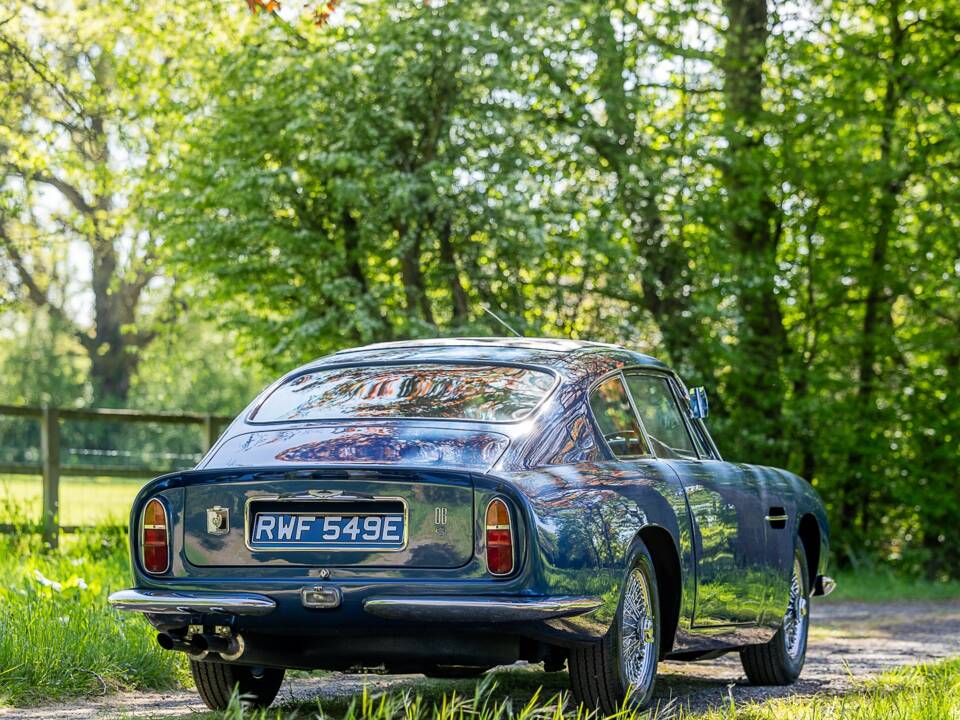 Afbeelding 15/50 van Aston Martin DB 6 (1967)