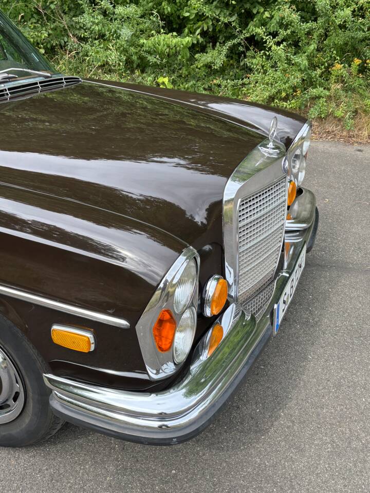 Image 2/37 de Mercedes-Benz 280 SEL 4,5 (1972)