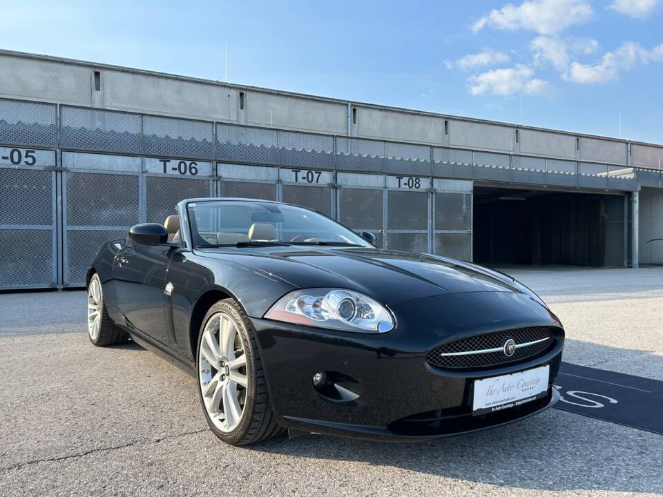 Image 3/36 of Jaguar XK 4.2 (2007)