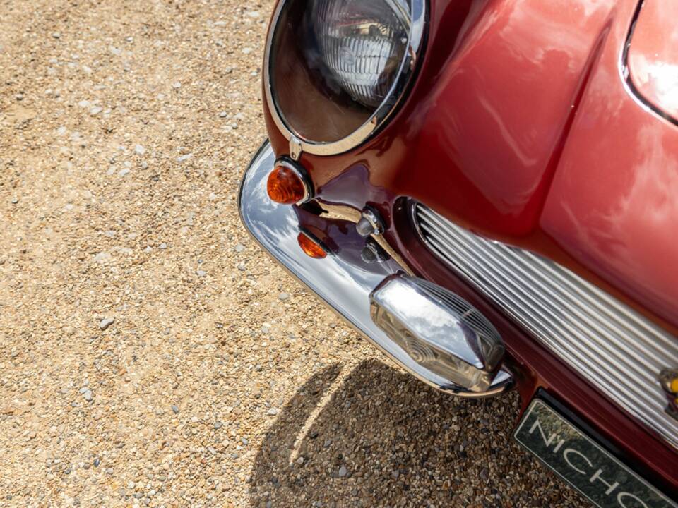 Bild 15/50 von Aston Martin DB 6 Vantage (1969)