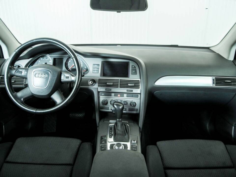 Immagine 7/45 di Audi A6 Avant 2.4 (2006)
