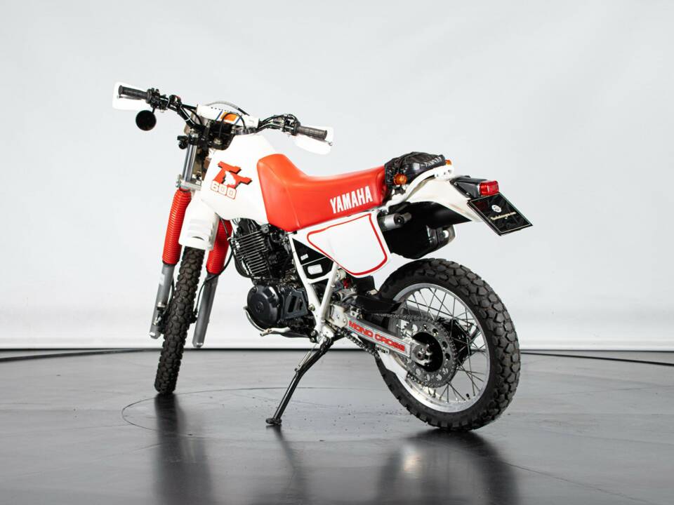 Image 2/50 de Yamaha DUMMY (1986)