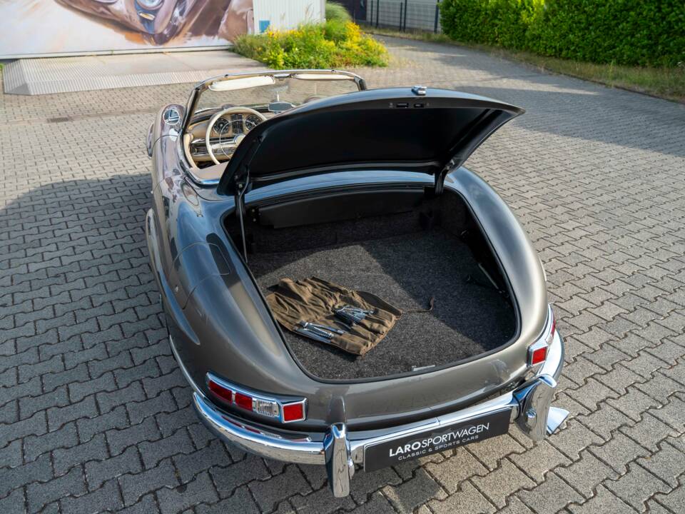 Afbeelding 36/38 van Mercedes-Benz 300 SL Roadster (1961)