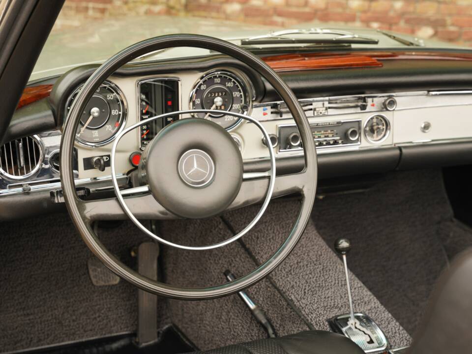 Imagen 42/50 de Mercedes-Benz 280 SL (1969)