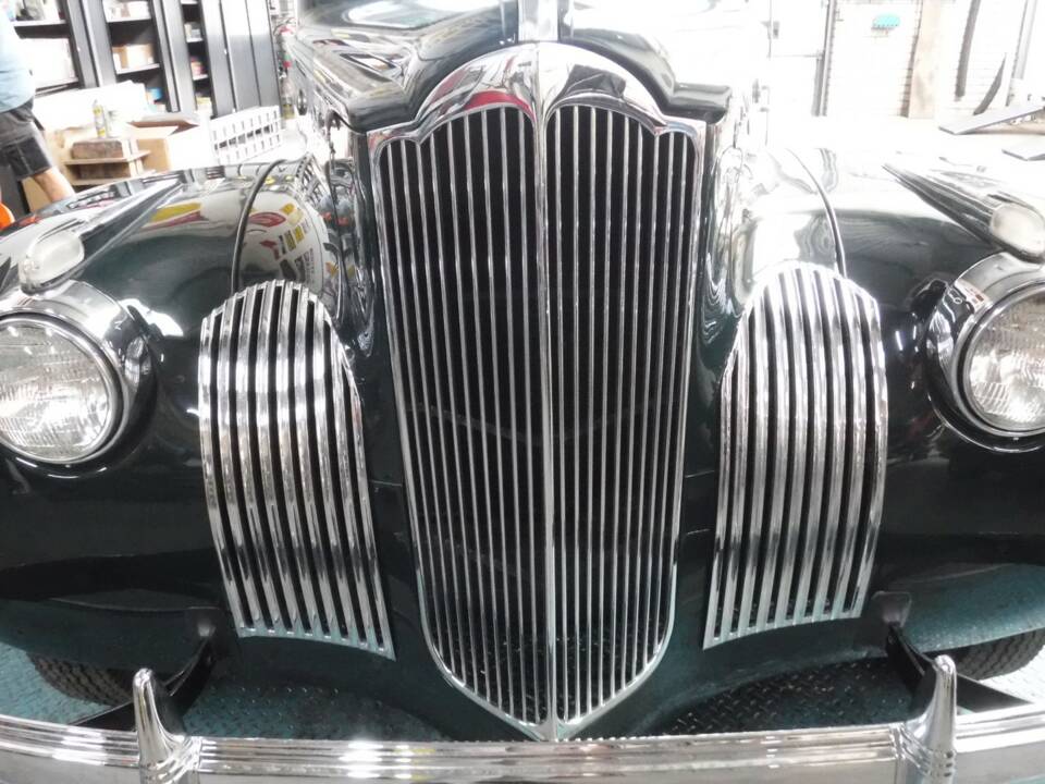 Image 14/50 of Packard 110 (1941)