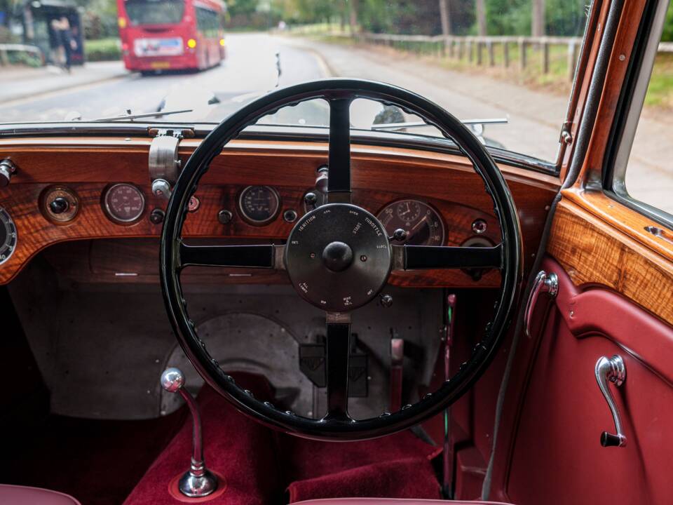 Image 15/25 de Alvis 4.3 Liter Saloon (1937)