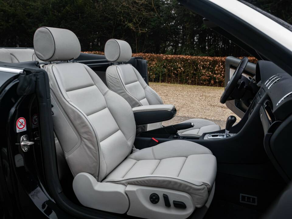 Image 17/39 of Audi S4 (2006)