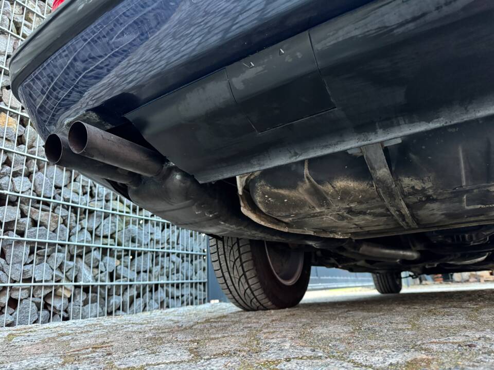 Immagine 95/99 di BMW 735i (1988)