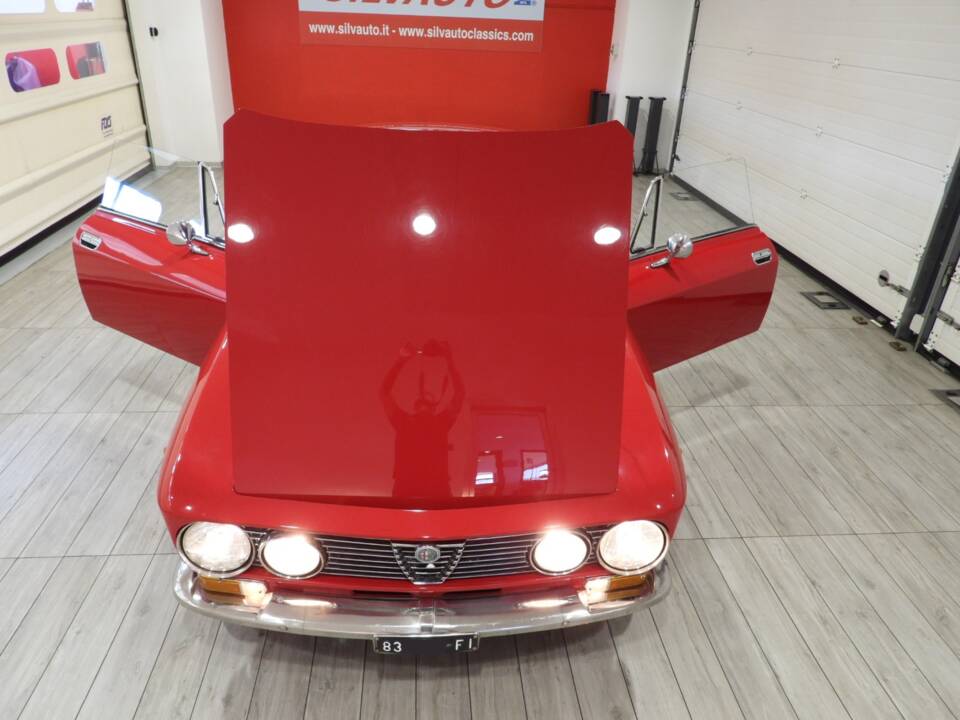 Image 12/15 of Alfa Romeo Giulia 1600 GT Junior (1975)