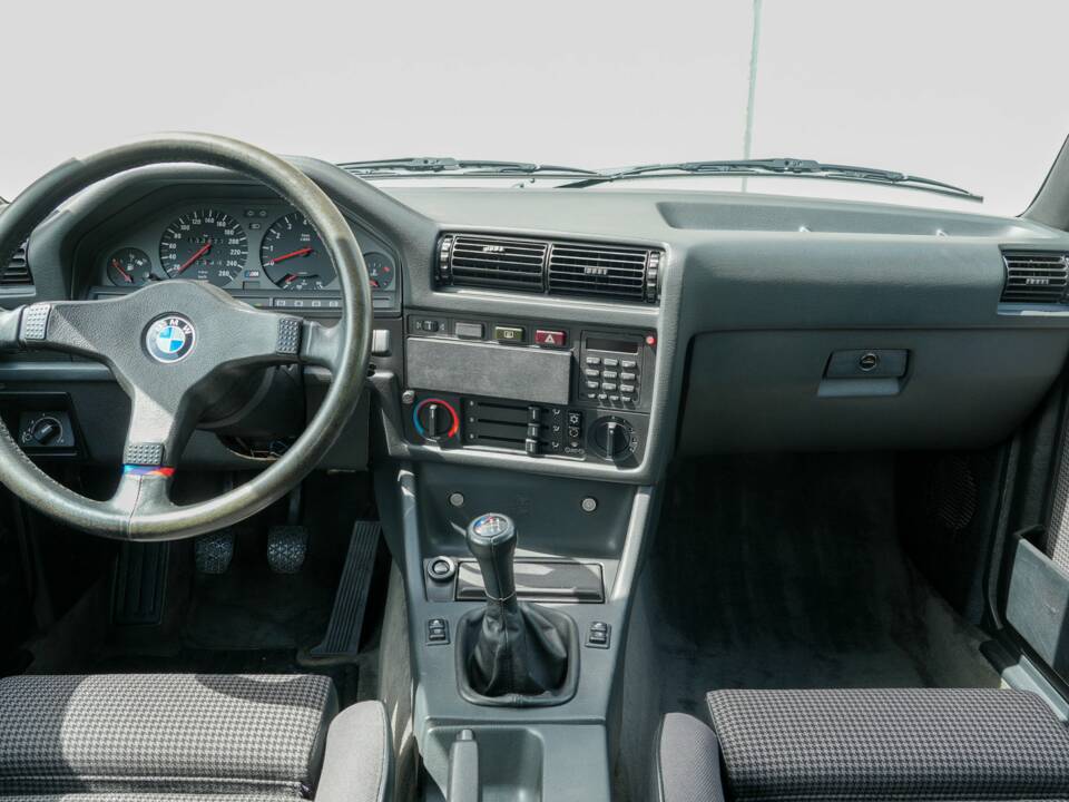 Image 2/34 de BMW M3 (1986)