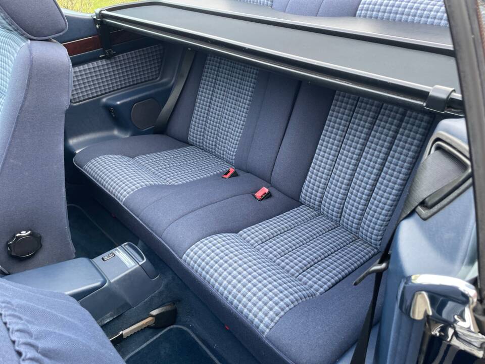 Image 7/25 of Mercedes-Benz E 200 (1996)