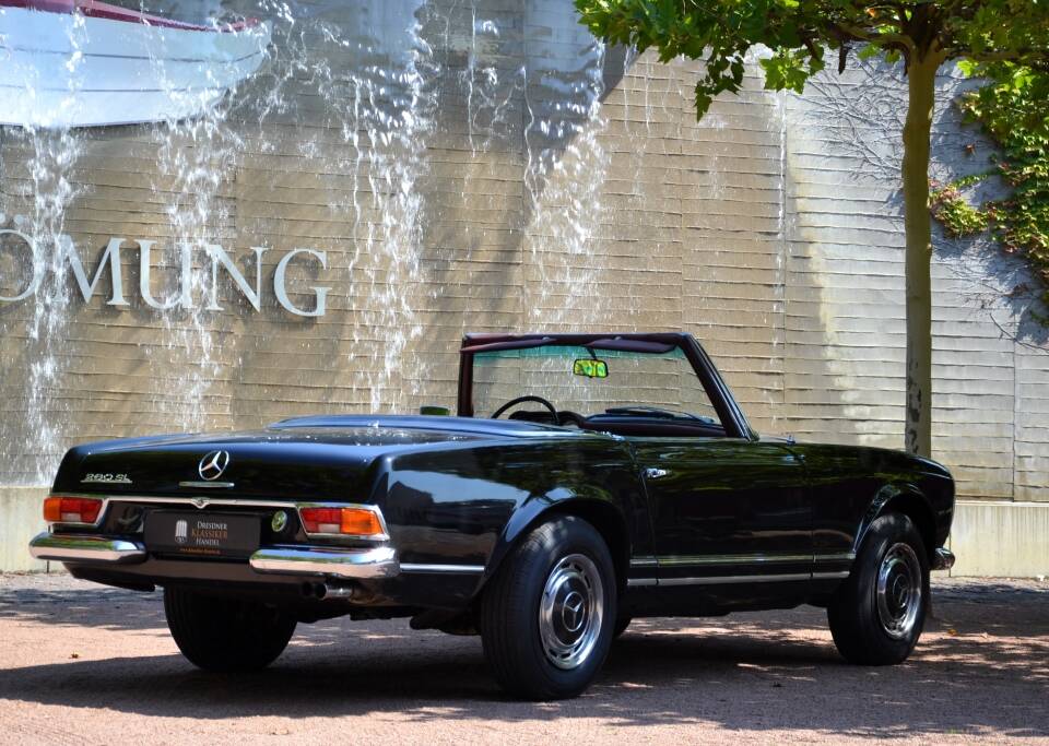 Image 9/26 of Mercedes-Benz 280 SL (1970)