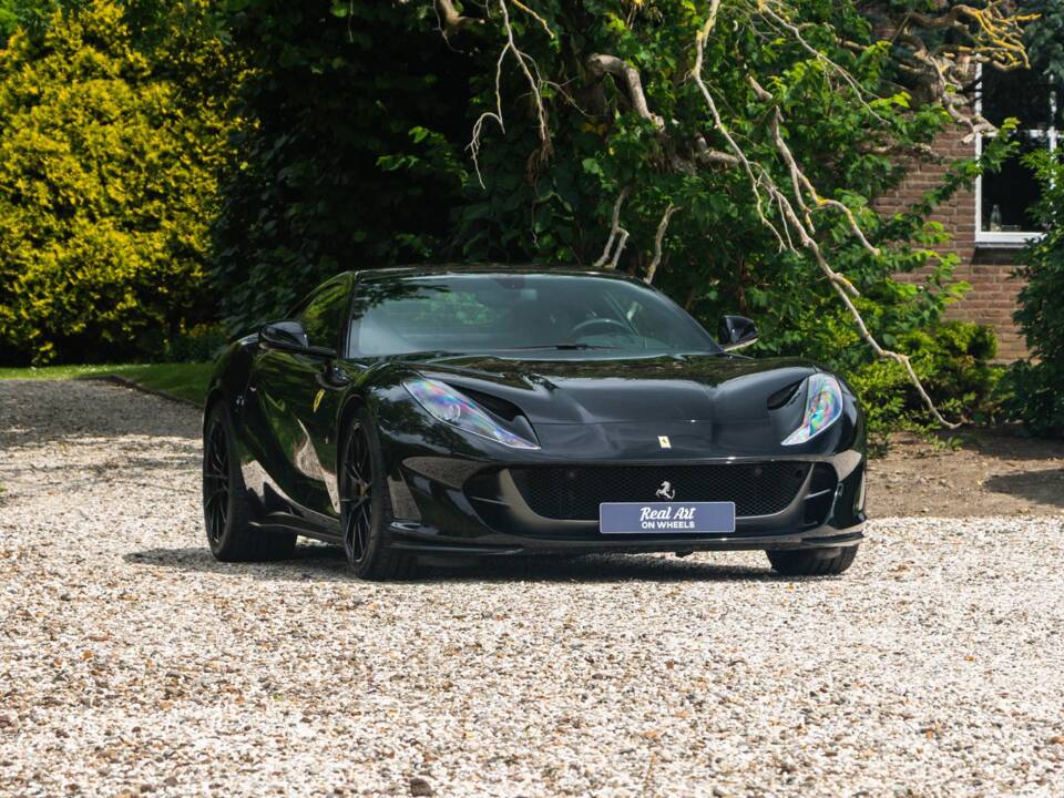Immagine 1/22 di Ferrari 812 Superfast (2018)