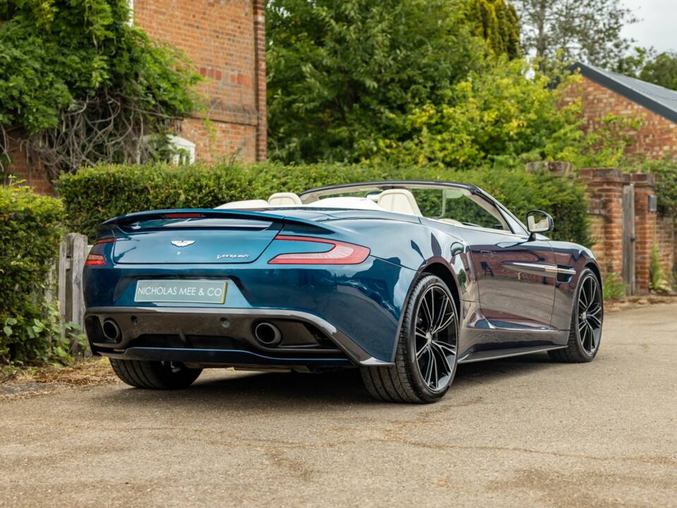 Image 30/50 of Aston Martin Vanquish Volante (2014)