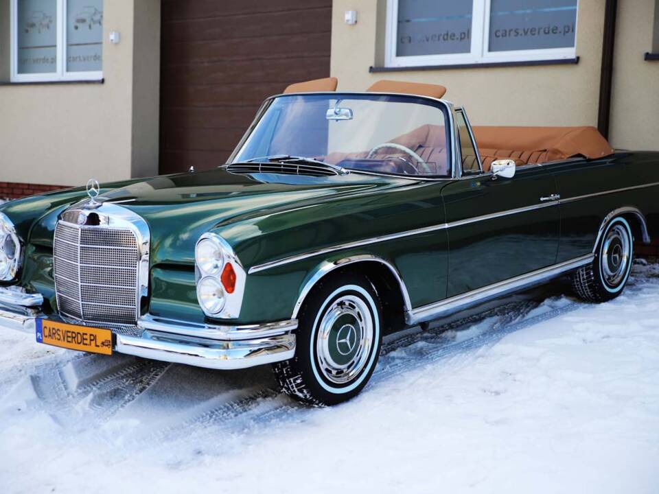 Immagine 10/29 di Mercedes-Benz 220 SE b (1964)