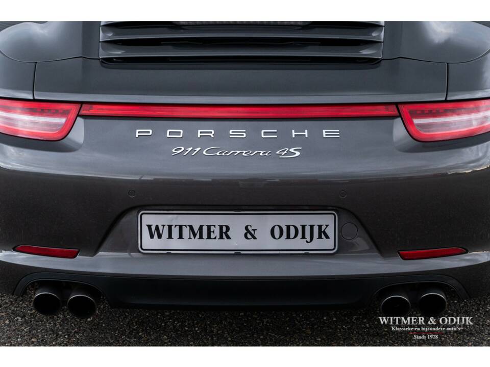 Image 18/47 of Porsche 911 Carrera 4S (2014)