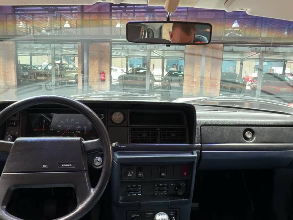 Bild 22/43 von Volvo 240 (1989)