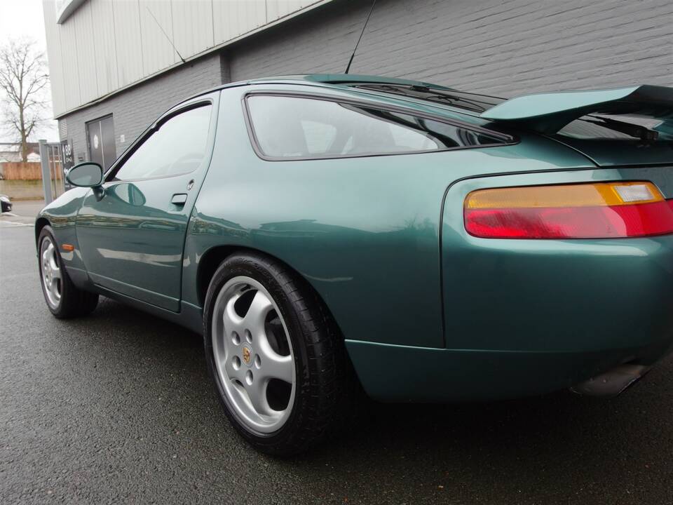 Bild 24/99 von Porsche 928 GTS (1992)